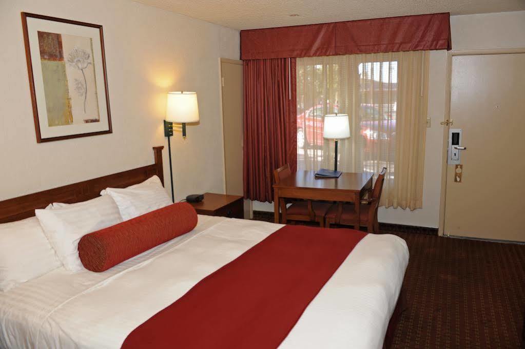 Surestay Hotel By Best Western Blythe Esterno foto